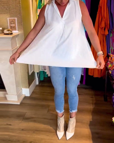 Jodie - Sleeveless Top with Ruffles and Lapels